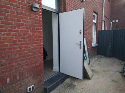 PREMIUM / DW DOMEL - OKNA DRZWI BRAMY